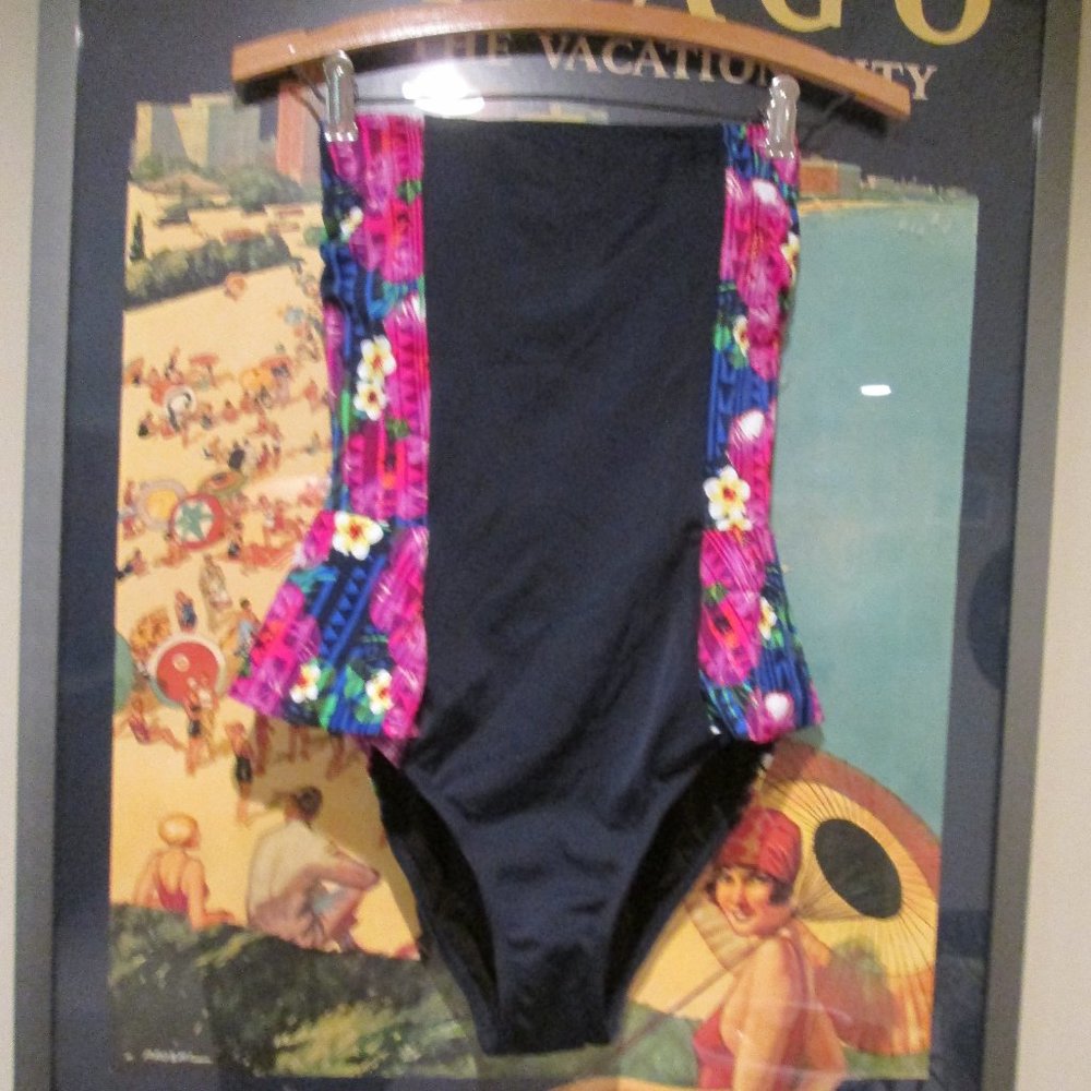NWT Strapless Navy Floral Gottex 1 Piece Swimsuit